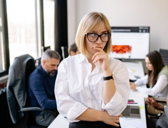 Jaké barvy triček fungují pro firemní týmy a proč